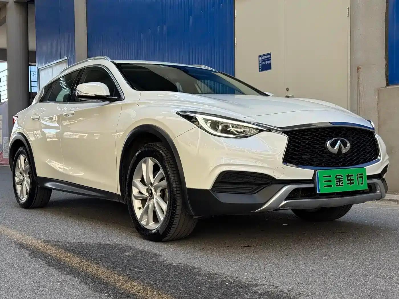 Infiniti QX30 2017 1.6T 2WD Fashion Edition — миниатюра 2