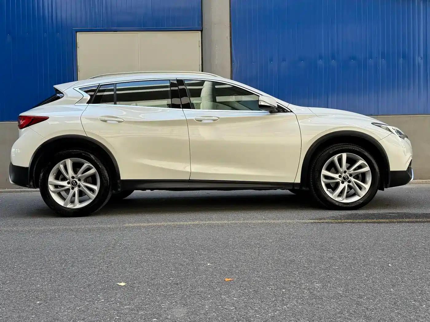 Infiniti QX30 2017 1.6T 2WD Fashion Edition — миниатюра 4