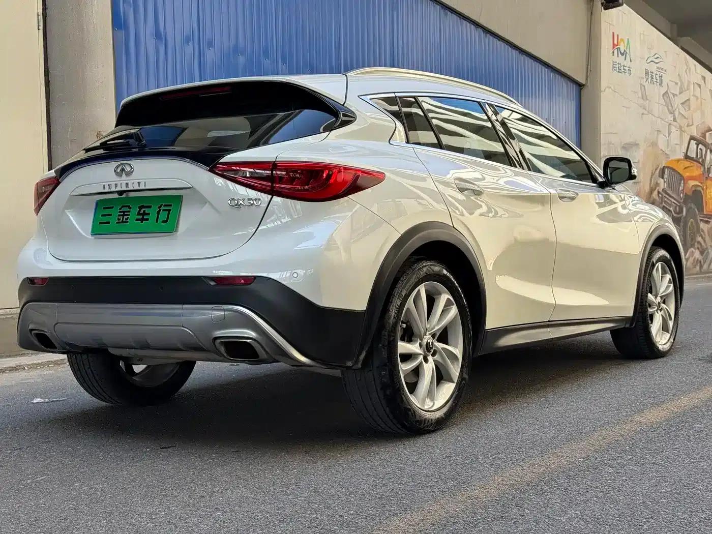 Infiniti QX30 2017 1.6T 2WD Fashion Edition — миниатюра 6