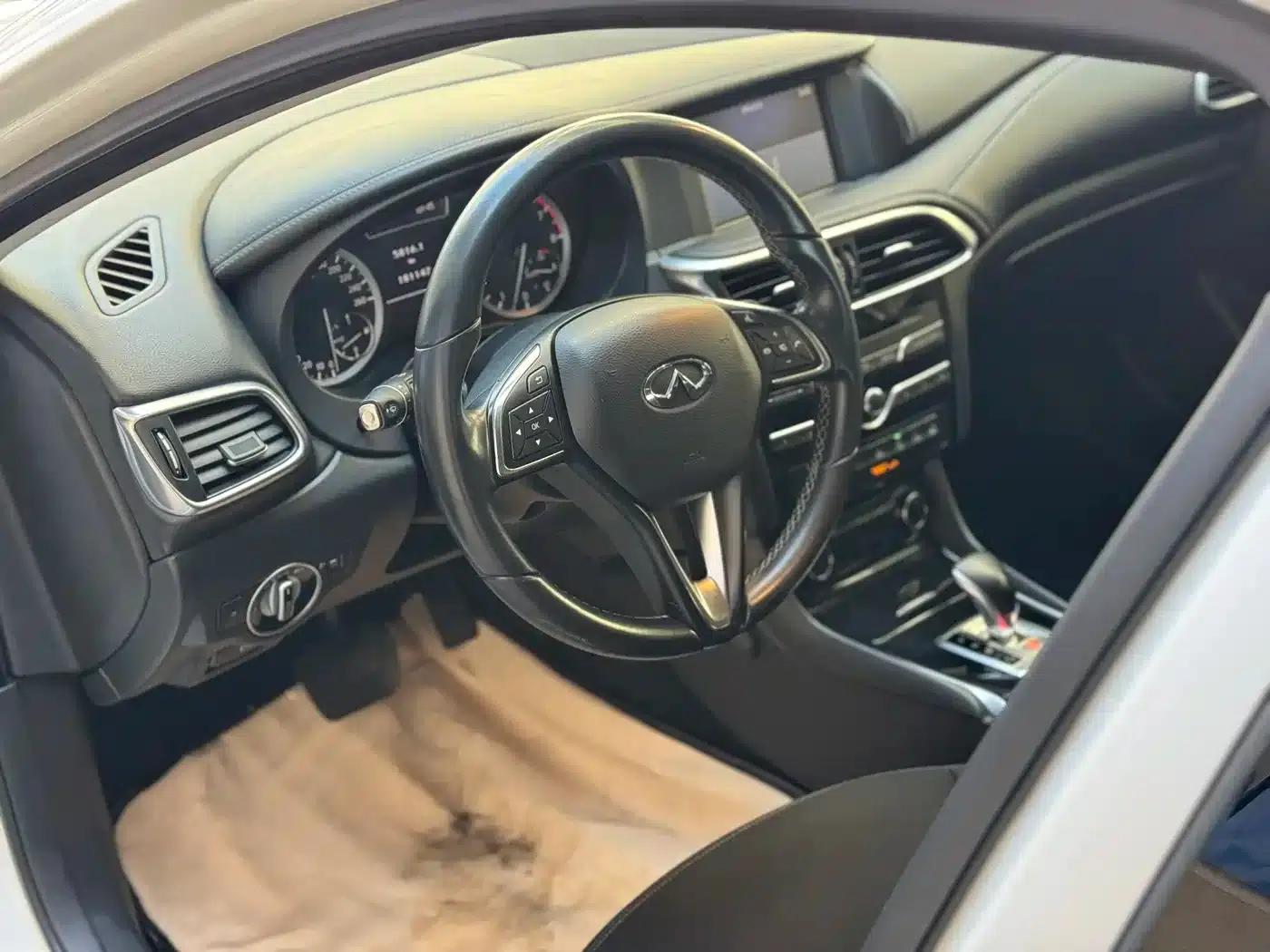 Infiniti QX30 2017 1.6T 2WD Fashion Edition — миниатюра 8