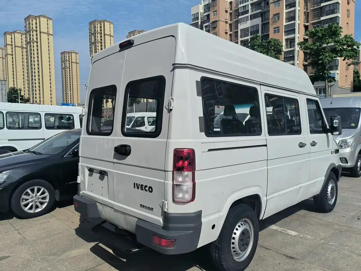 Iveco DeYi 2017 2.5T A35 Bus (5-7 Seats) 47Z5 — миниатюра 7