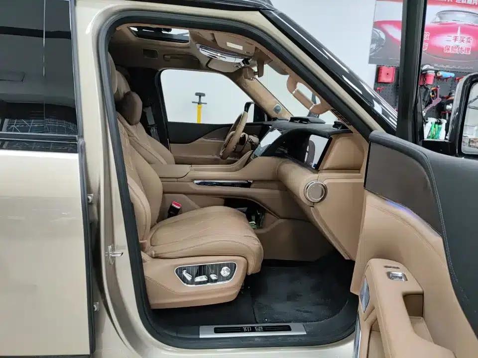 Looking up at the U8 L 2025 Dingshi Edition — миниатюра 12