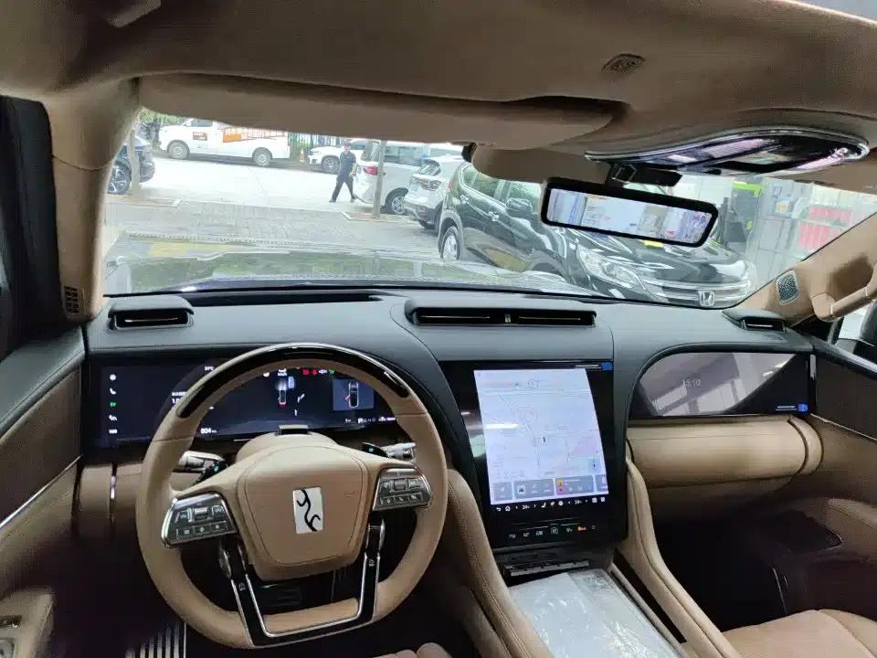 Looking up at the U8 L 2025 Dingshi Edition — миниатюра 4