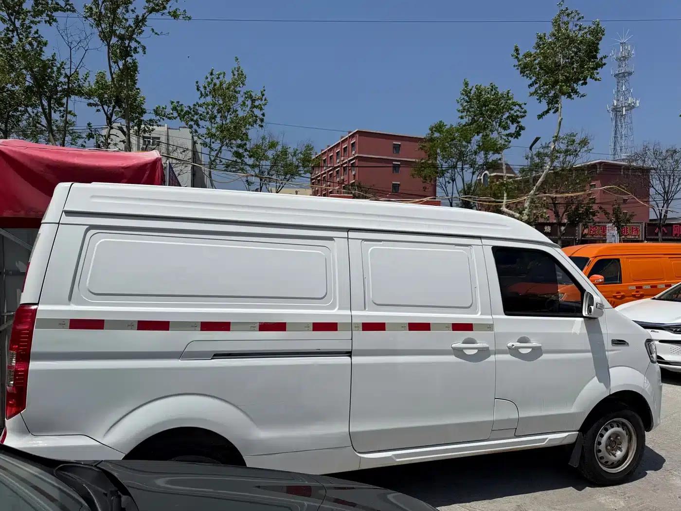 Remote E5 2022 E5L Pure Electric Van - Guoxuan 39.9kWh — миниатюра 4