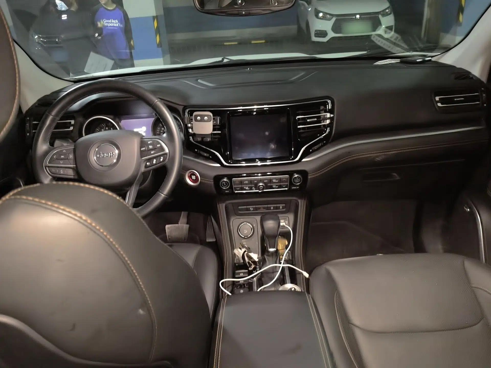 Jeep Grand Commander 2018 2.0T Four-Wheel Drive Smart Enjoyment Version China VI — миниатюра 18