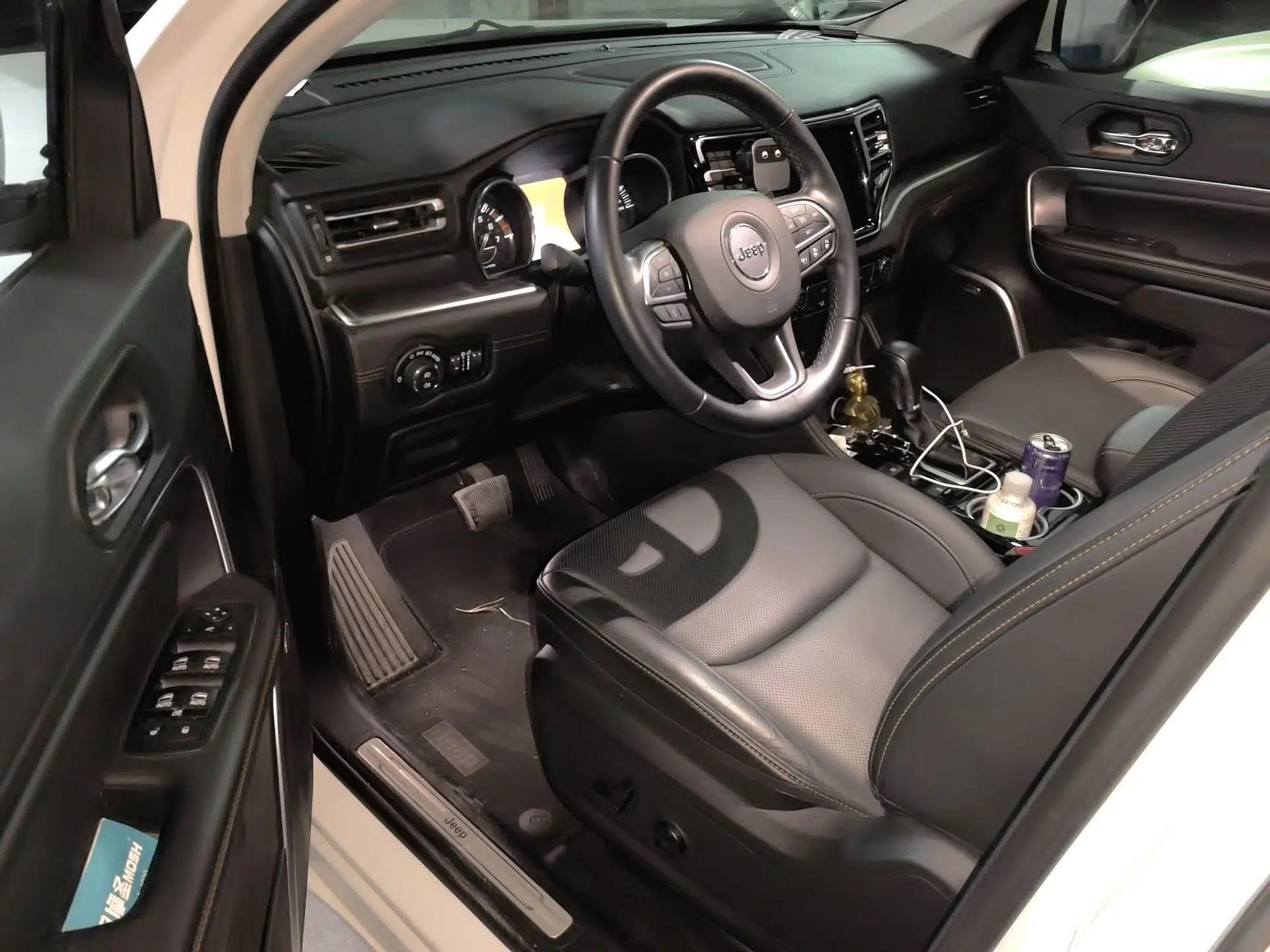 Jeep Grand Commander 2018 2.0T Four-Wheel Drive Smart Enjoyment Version China VI — миниатюра 19