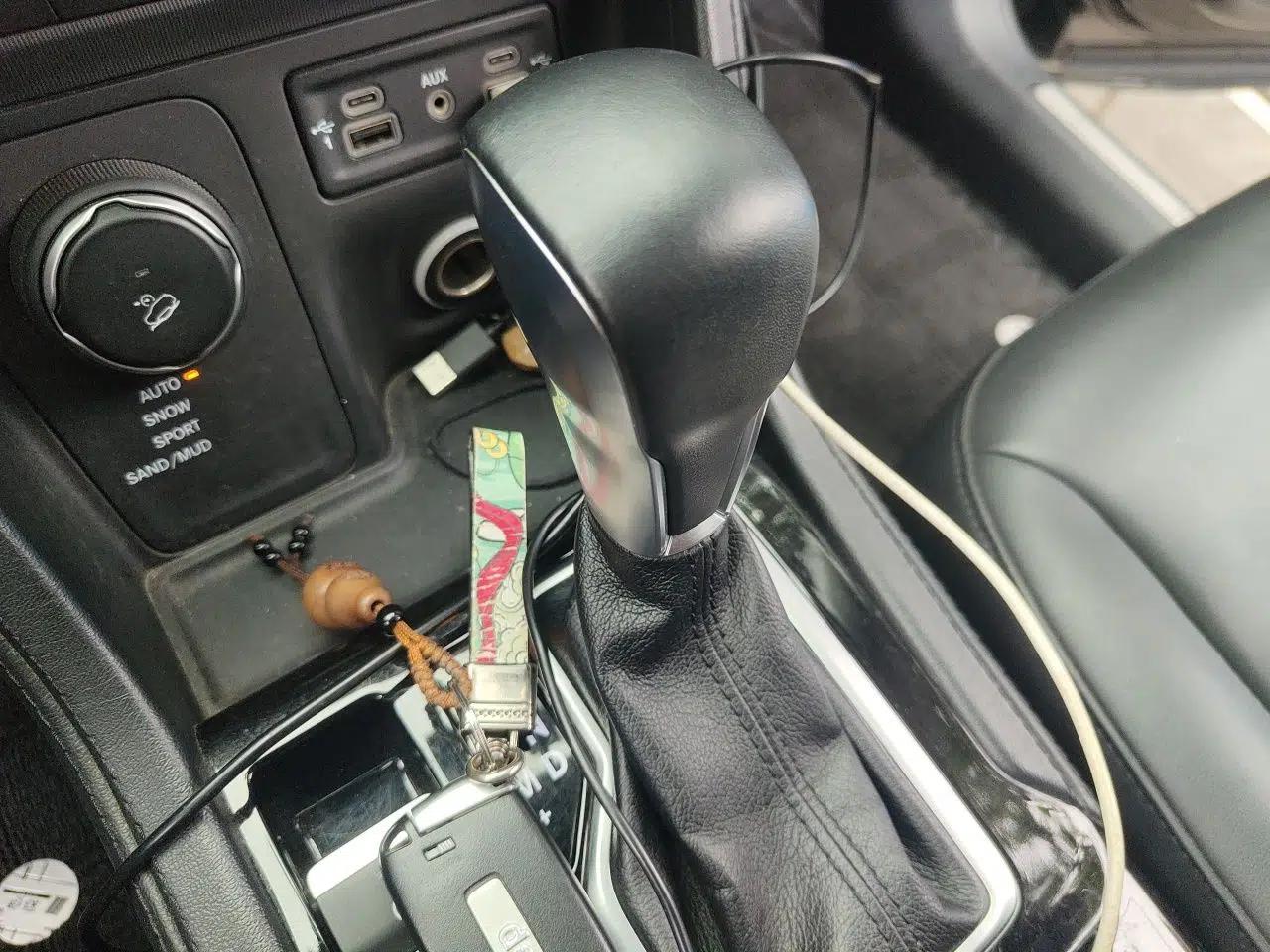 Jeep Grand Commander 2018 2.0T Four-Wheel Drive Enjoyment Edition China VI — миниатюра 15