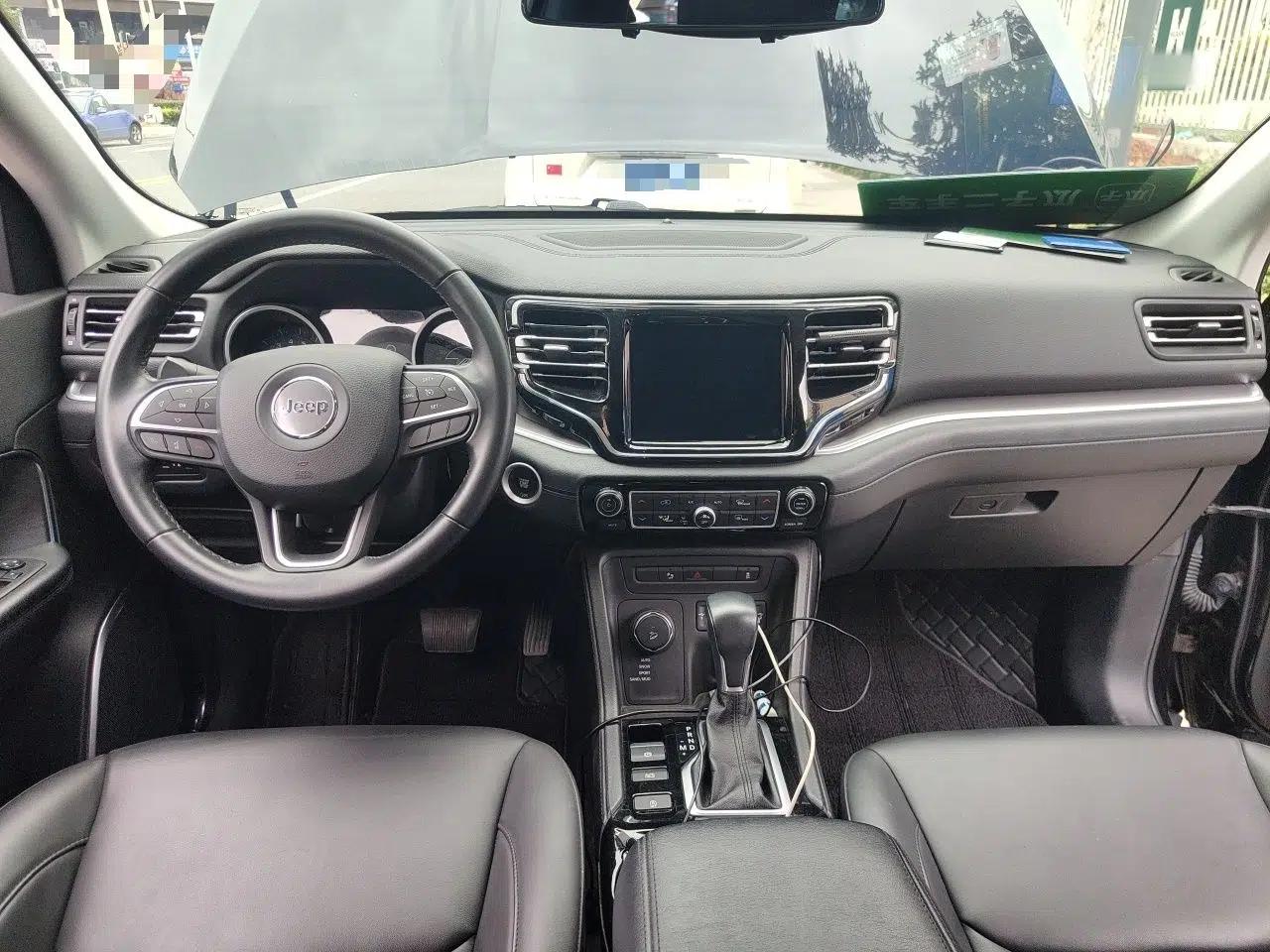 Jeep Grand Commander 2018 2.0T Four-Wheel Drive Enjoyment Edition China VI — миниатюра 10