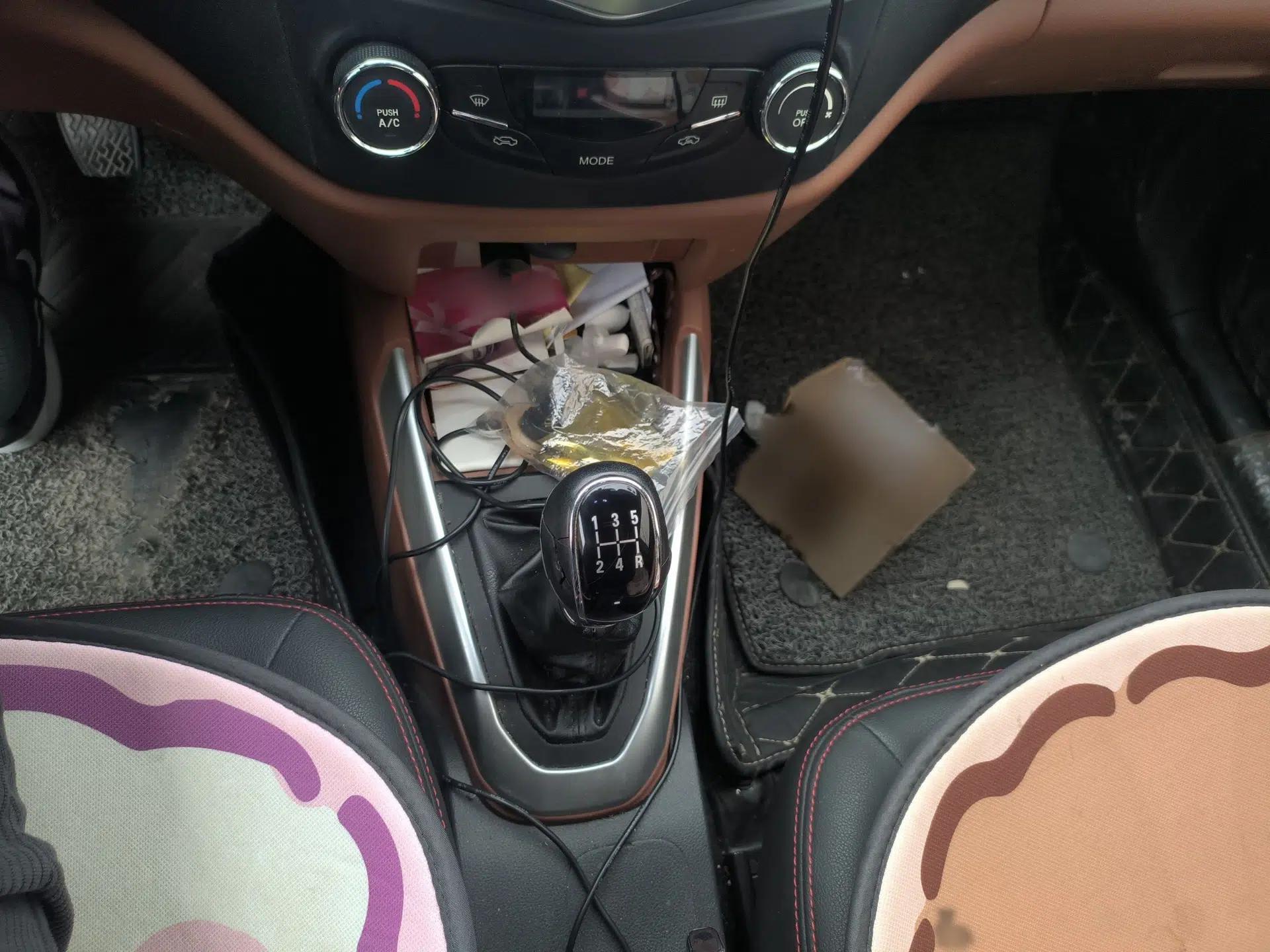 Geely Auto Diamond 2019 1.5L Manual Connect Sunroof Edition — миниатюра 13