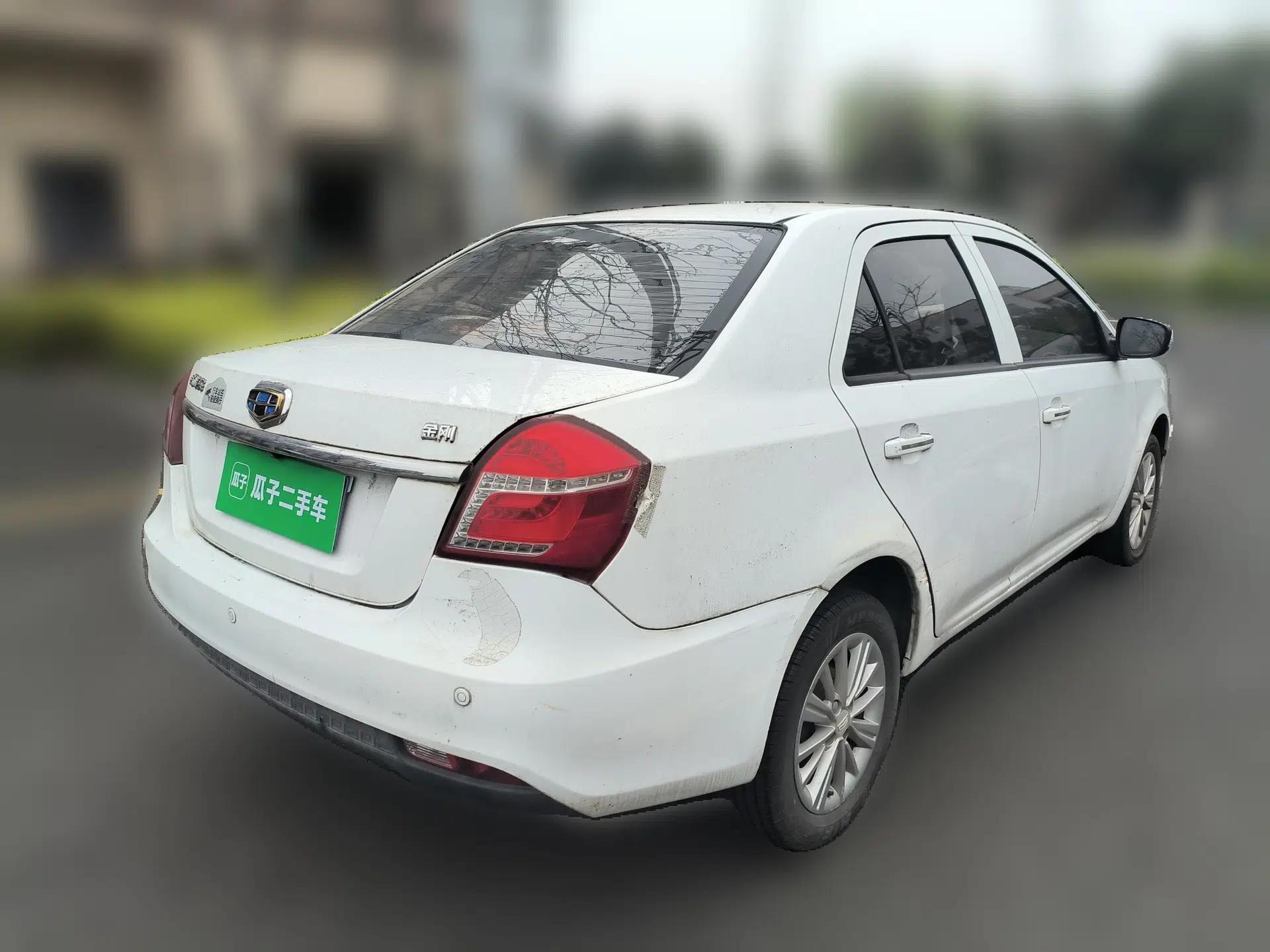 Geely Auto Diamond 2019 1.5L Manual Connect Sunroof Edition — миниатюра 6