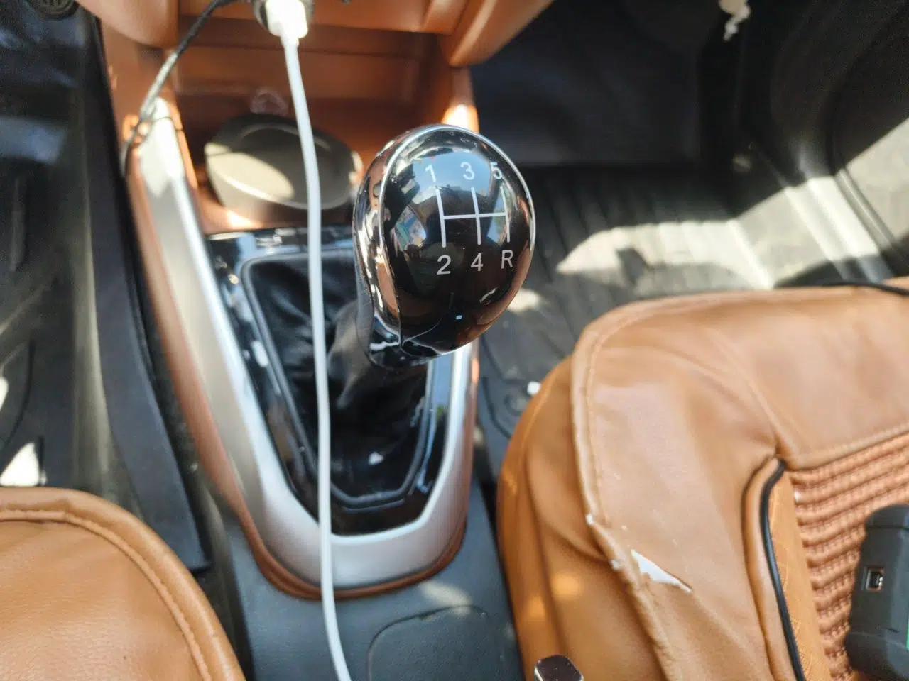 Geely Auto Diamond 2017 1.5L Manual Value-Added Model — миниатюра 15