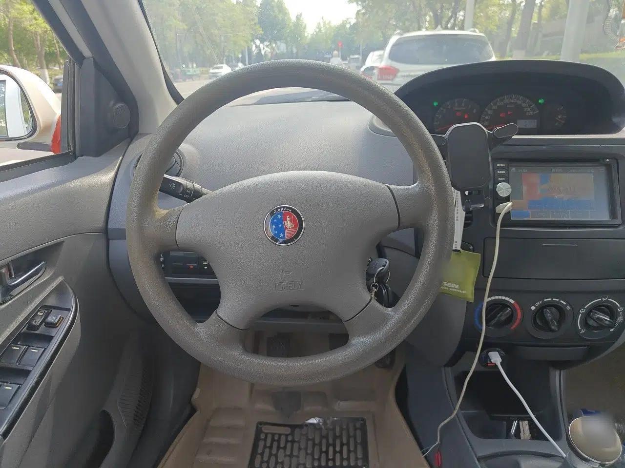 Geely Auto Diamond 2013 1.5L Manual Entry-Level Model — миниатюра 11