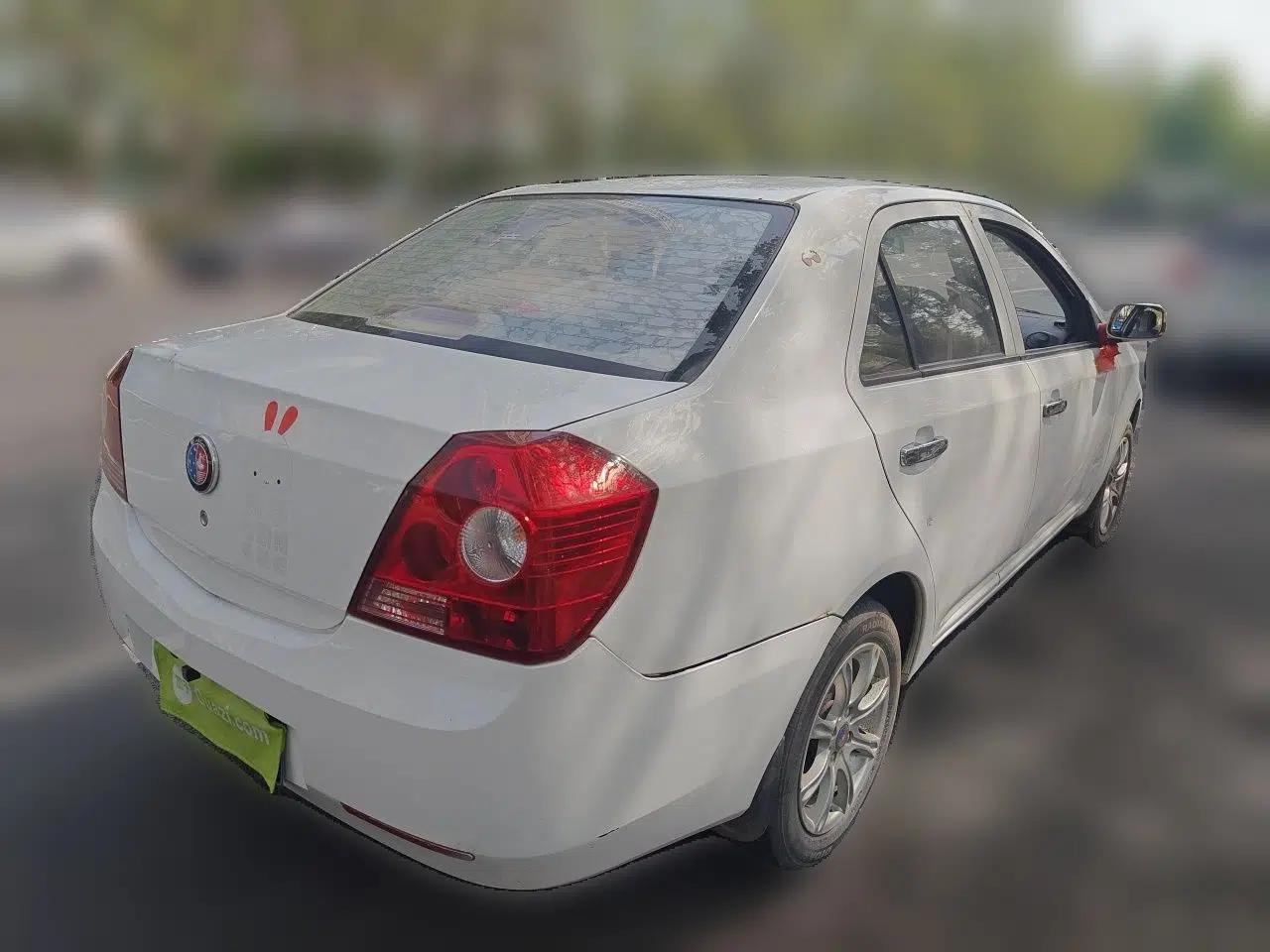 Geely Auto Diamond 2013 1.5L Manual Entry-Level Model — миниатюра 6