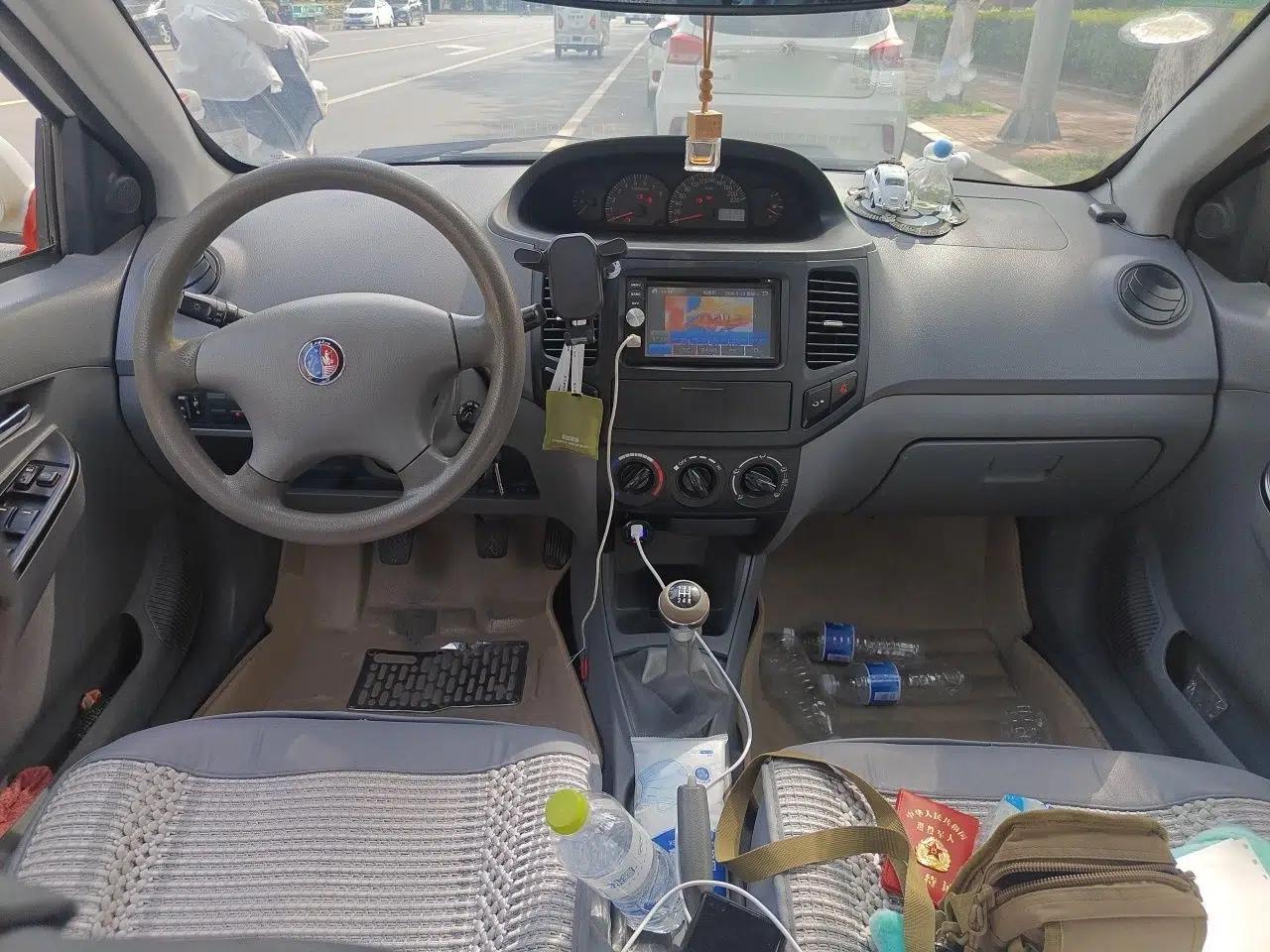 Geely Auto Diamond 2013 1.5L Manual Entry-Level Model — миниатюра 10