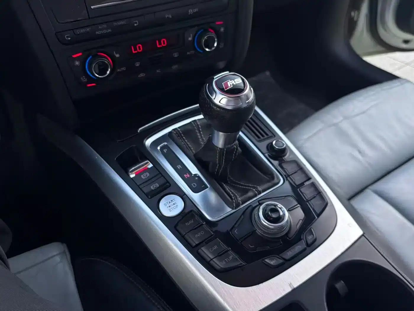 2010 Audi S5 3.0T Sportback — миниатюра 23