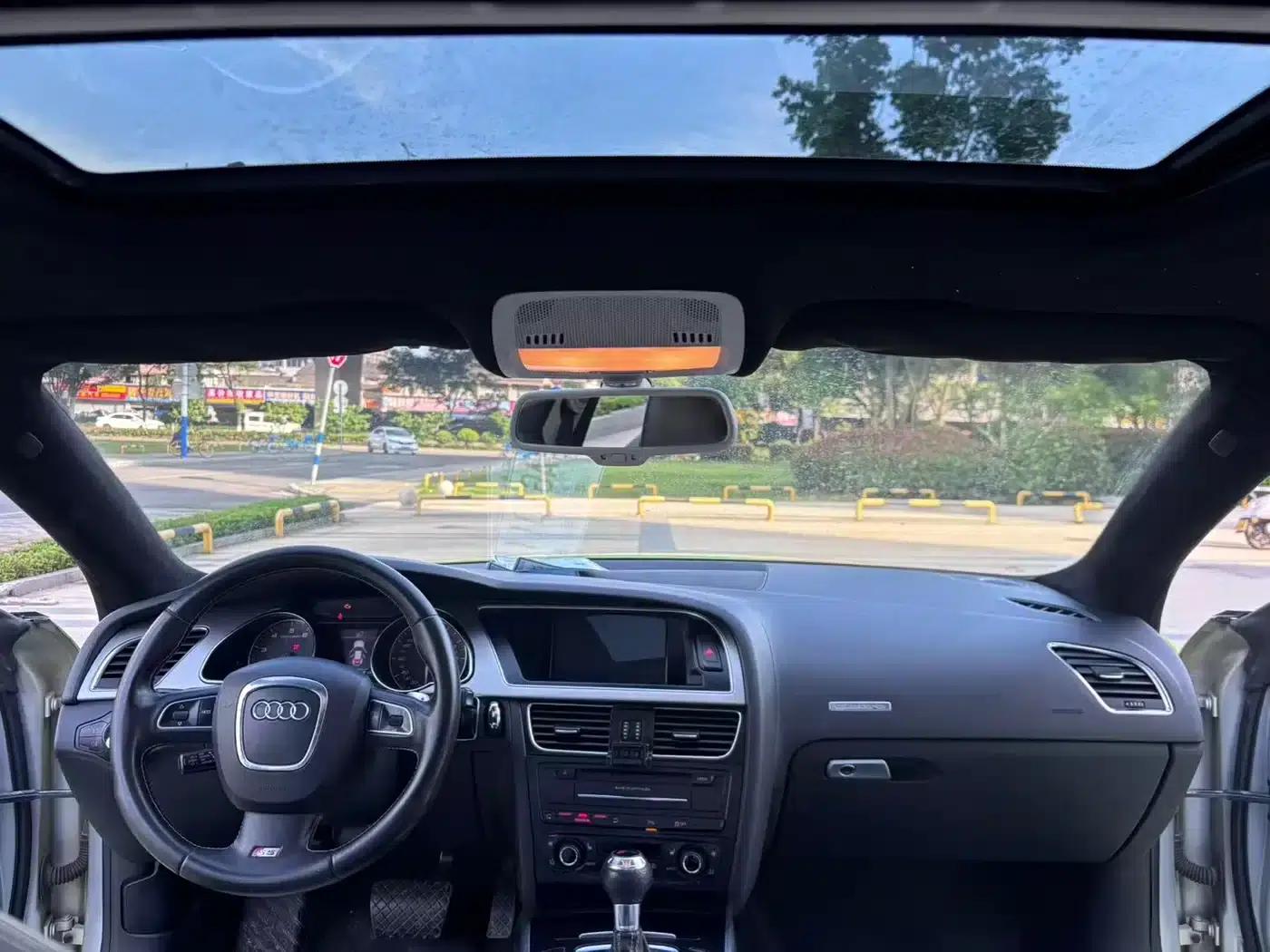 2010 Audi S5 3.0T Sportback — миниатюра 26