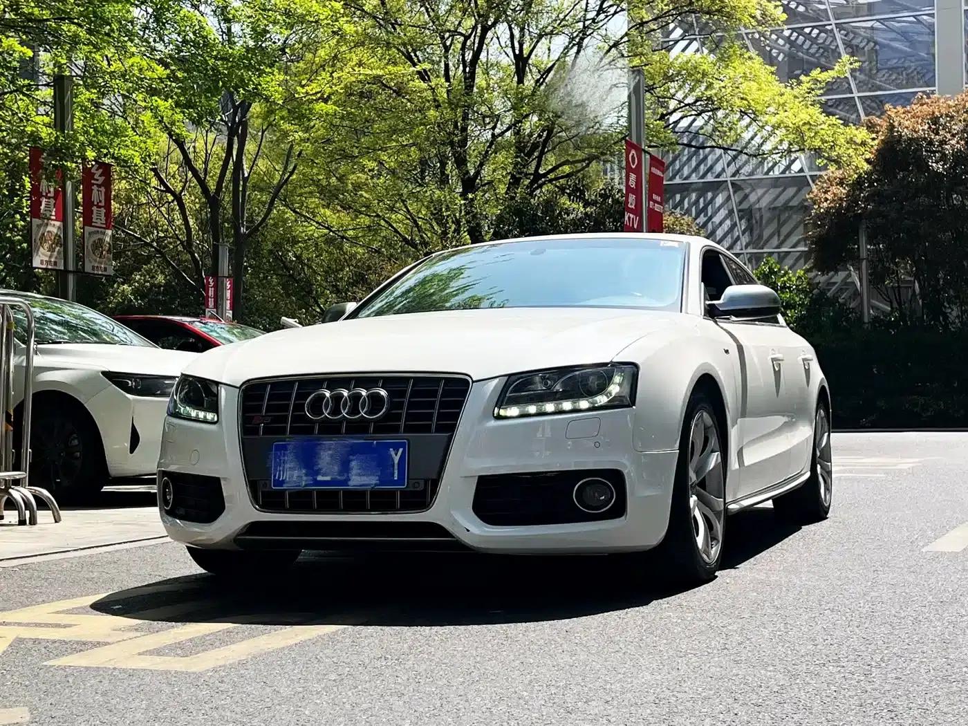 2012 Audi S5 3.0T Sportback — миниатюра 1