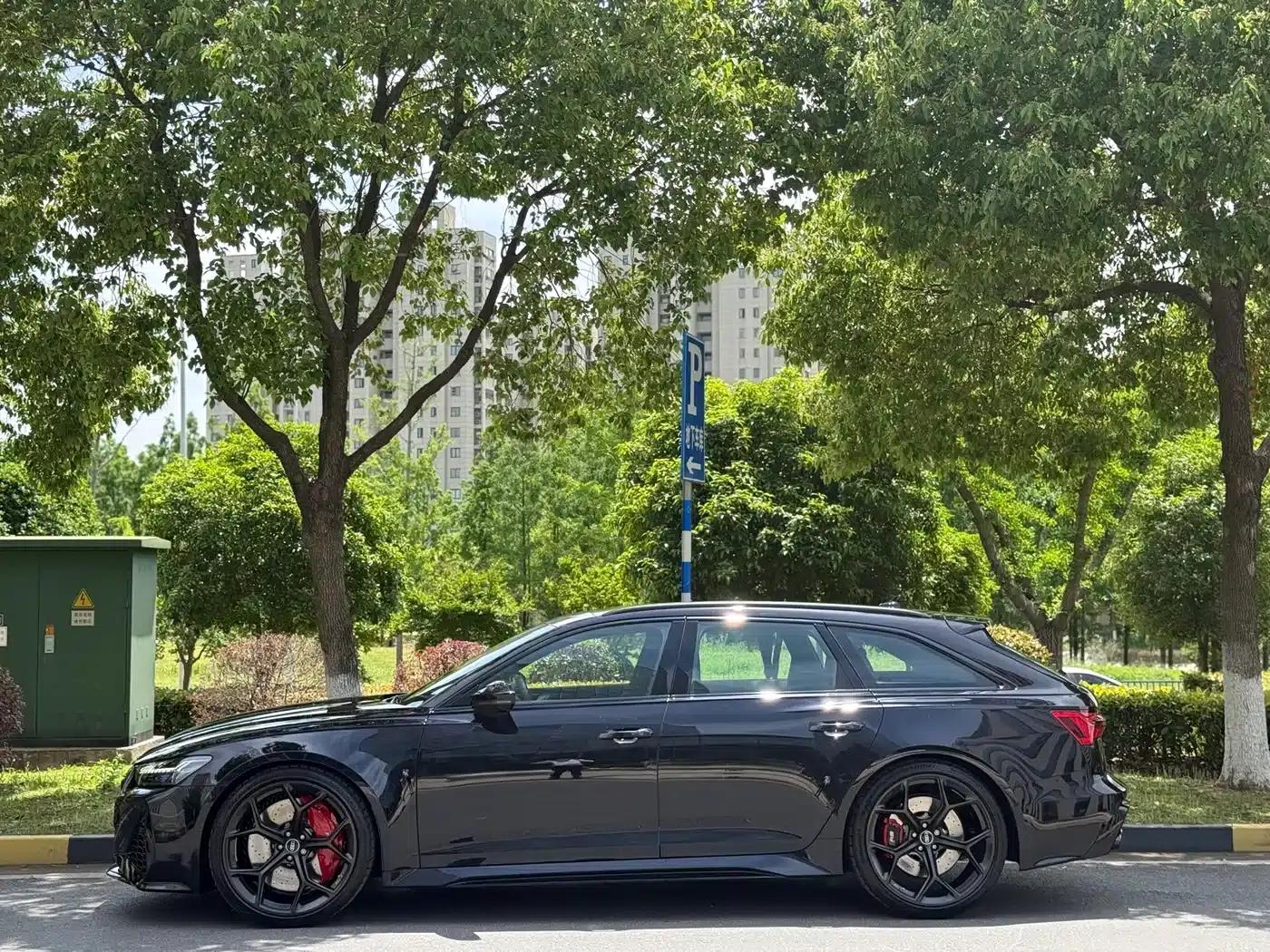 2025 Audi RS 6 RS 6 4.0T Avant Performance — миниатюра 3