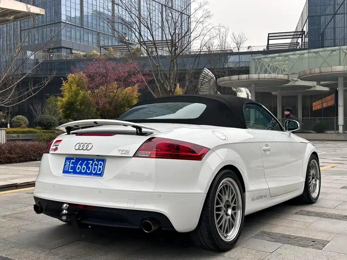 2011 Audi TTS Roadster 2.0TFSI quattro — миниатюра 4
