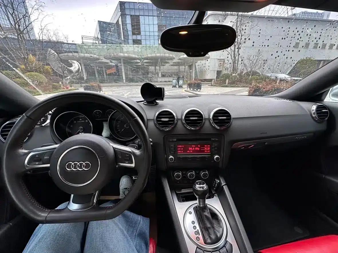 2011 Audi TTS Roadster 2.0TFSI quattro — миниатюра 8