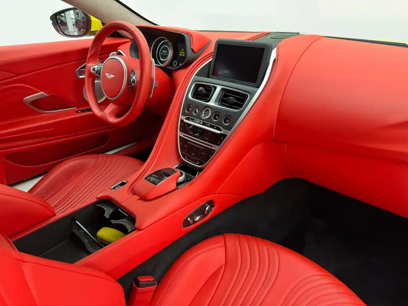 Aston Martin DB11 2019 4.0T V8 Coupe — миниатюра 15