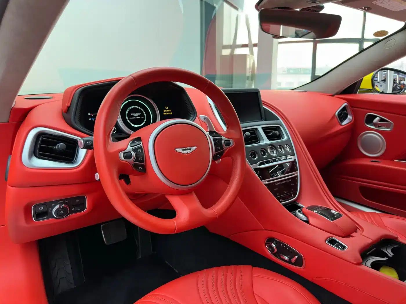 Aston Martin DB11 2019 4.0T V8 Coupe — миниатюра 17