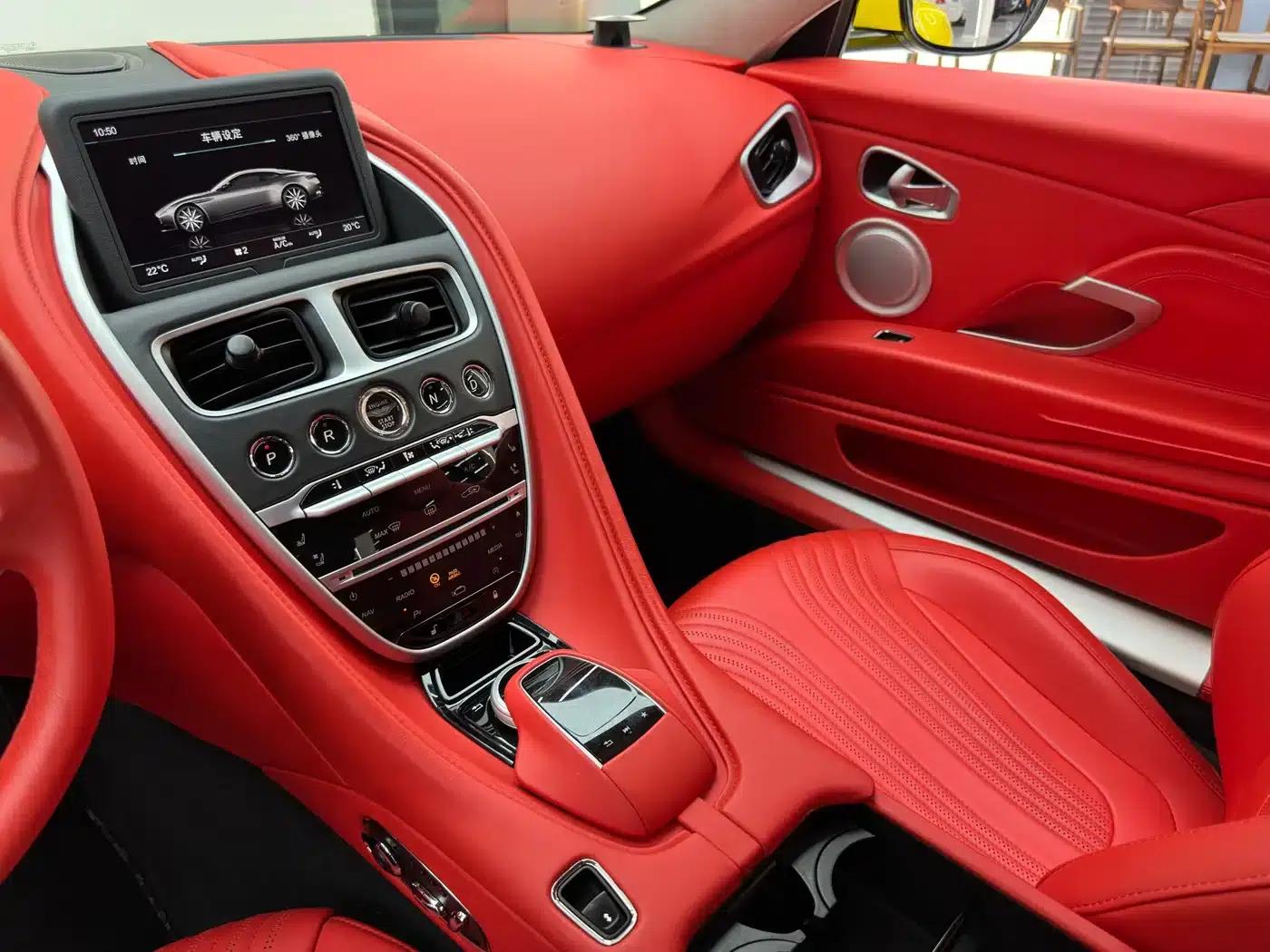 Aston Martin DB11 2019 4.0T V8 Coupe — миниатюра 25