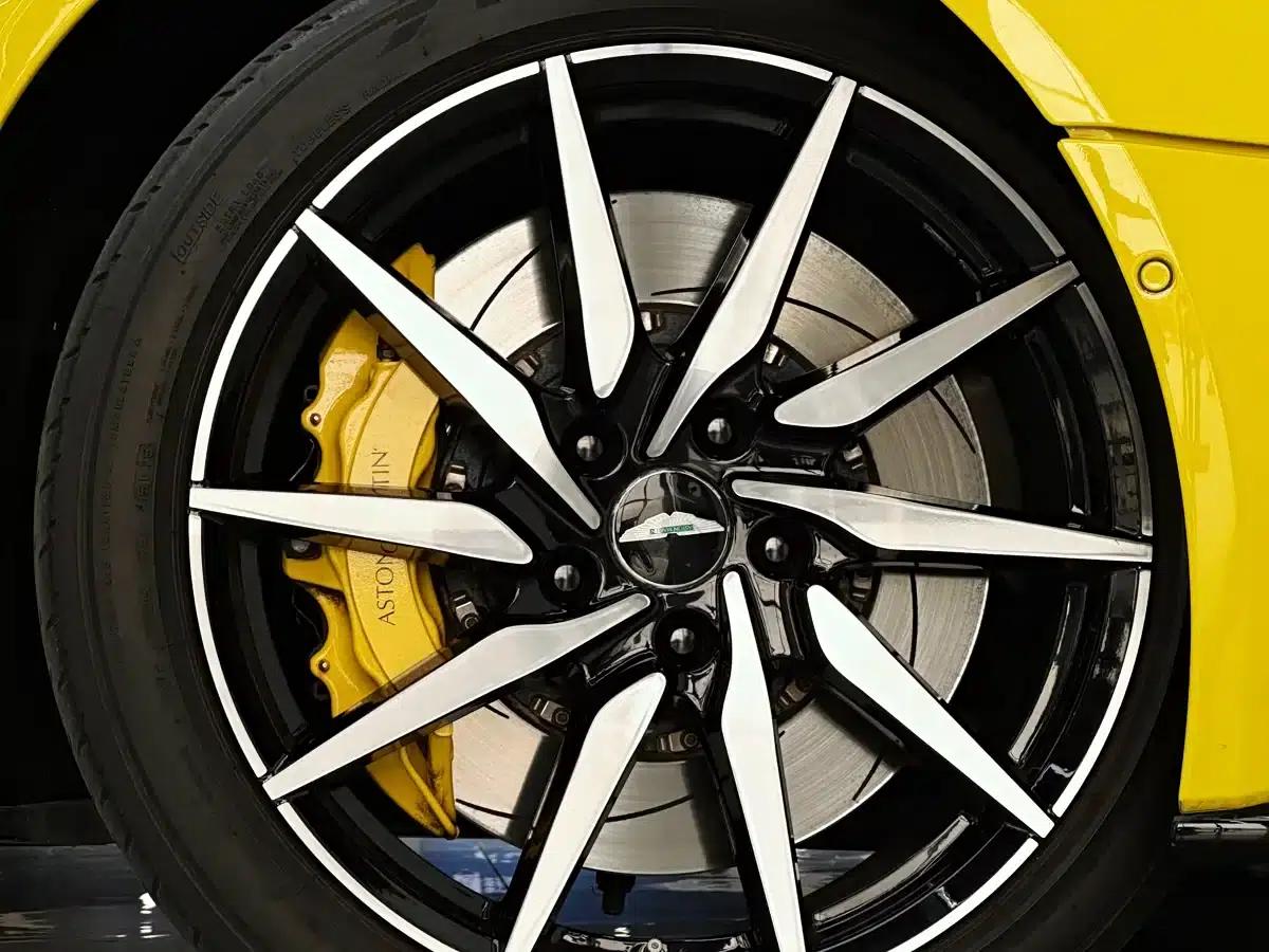 Aston Martin DB11 2019 4.0T V8 Coupe — миниатюра 8