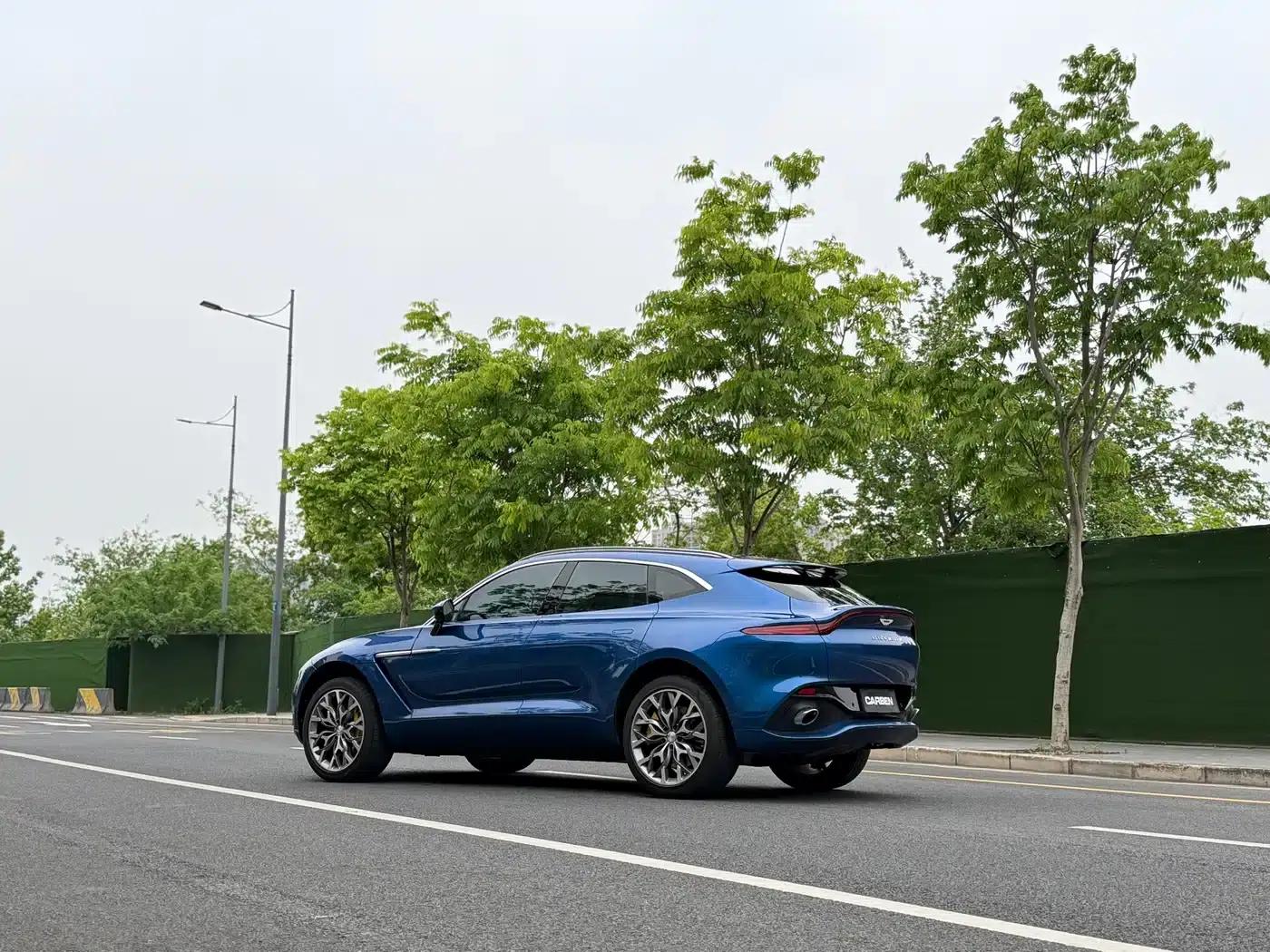 2024 Aston Martin DBX 4.0T V8 — миниатюра 5