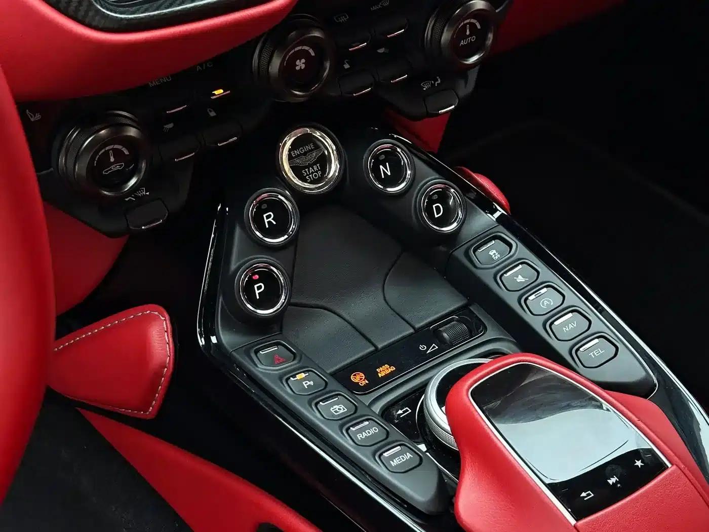 2020 V8 Vantage 4.0T V8 Coupe — миниатюра 23