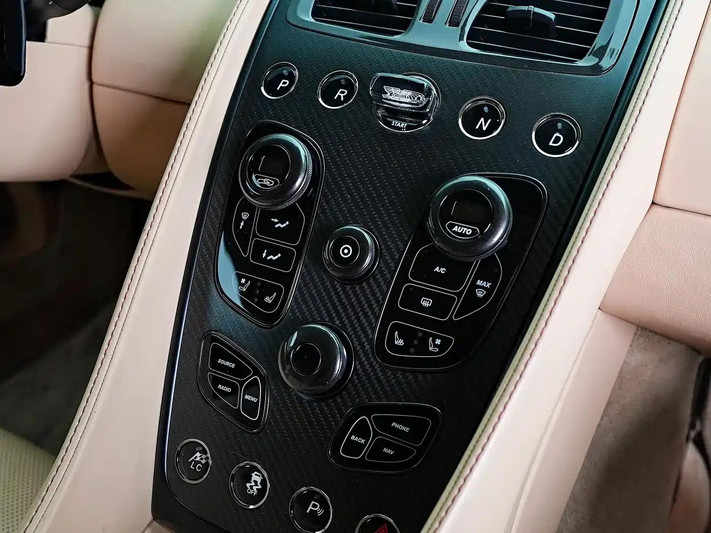 2013 Vanquish 6.0L Standard Model — миниатюра 17