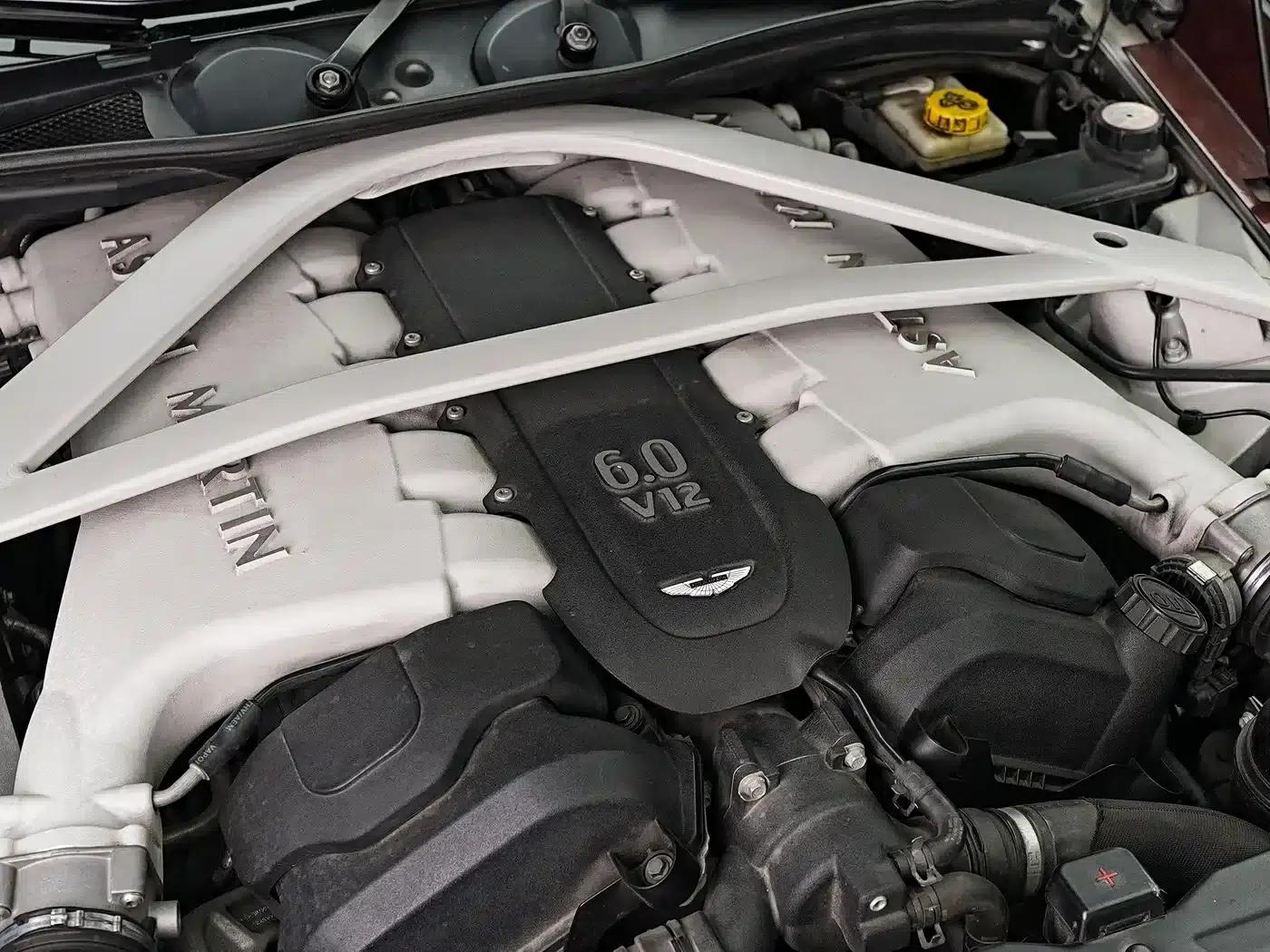 2013 Vanquish 6.0L Standard Model — миниатюра 23