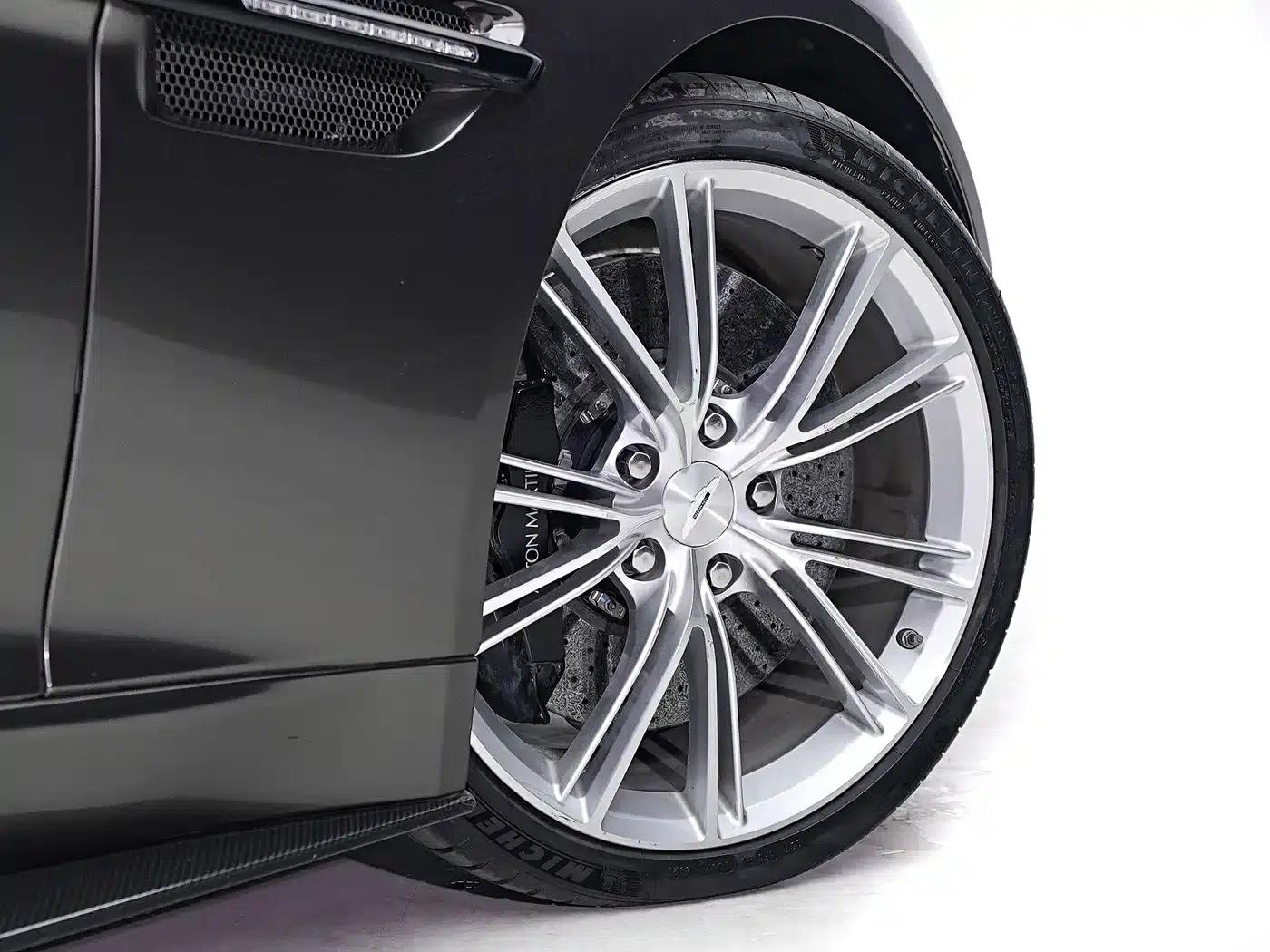 2013 Vanquish 6.0L Standard Model — миниатюра 10