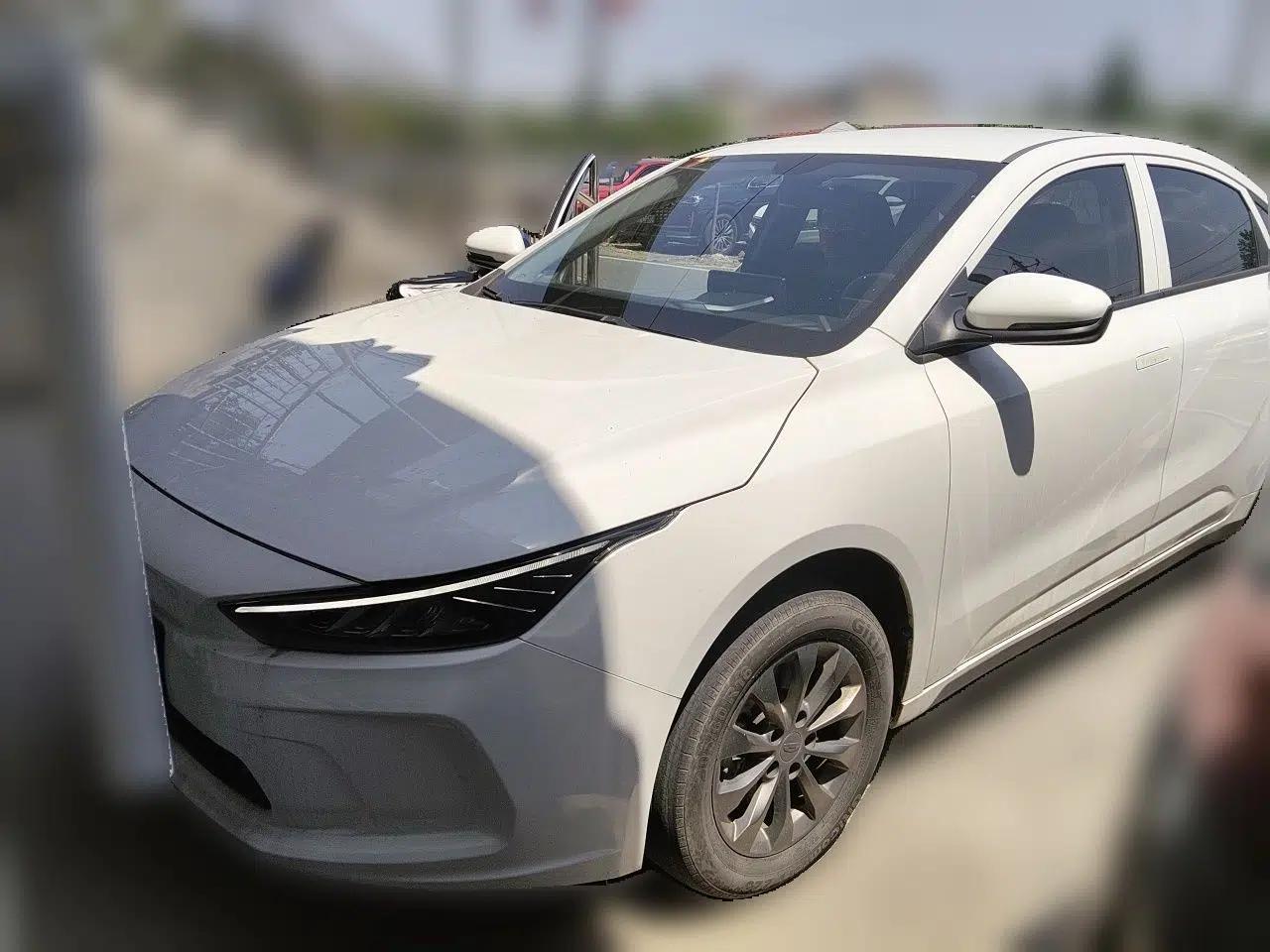 Geometry G6 2024 410 KM Luxury Version — миниатюра 1