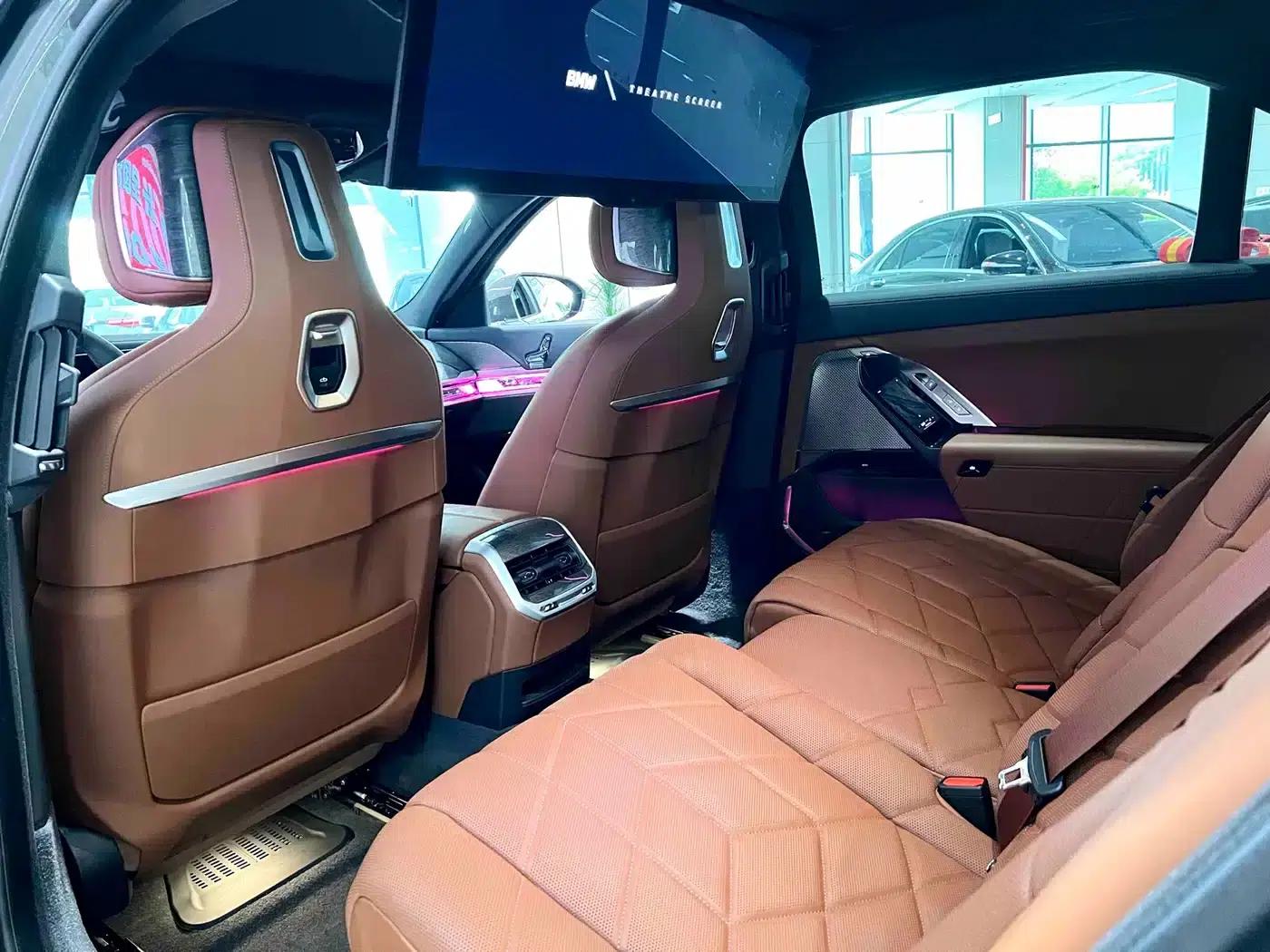 BMW i7 2023 eDrive50L M Sport Package — миниатюра 9