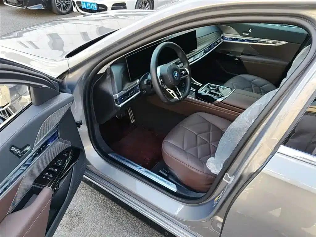 BMW i7 2023 eDrive50L Leading M Sport Package — миниатюра 22