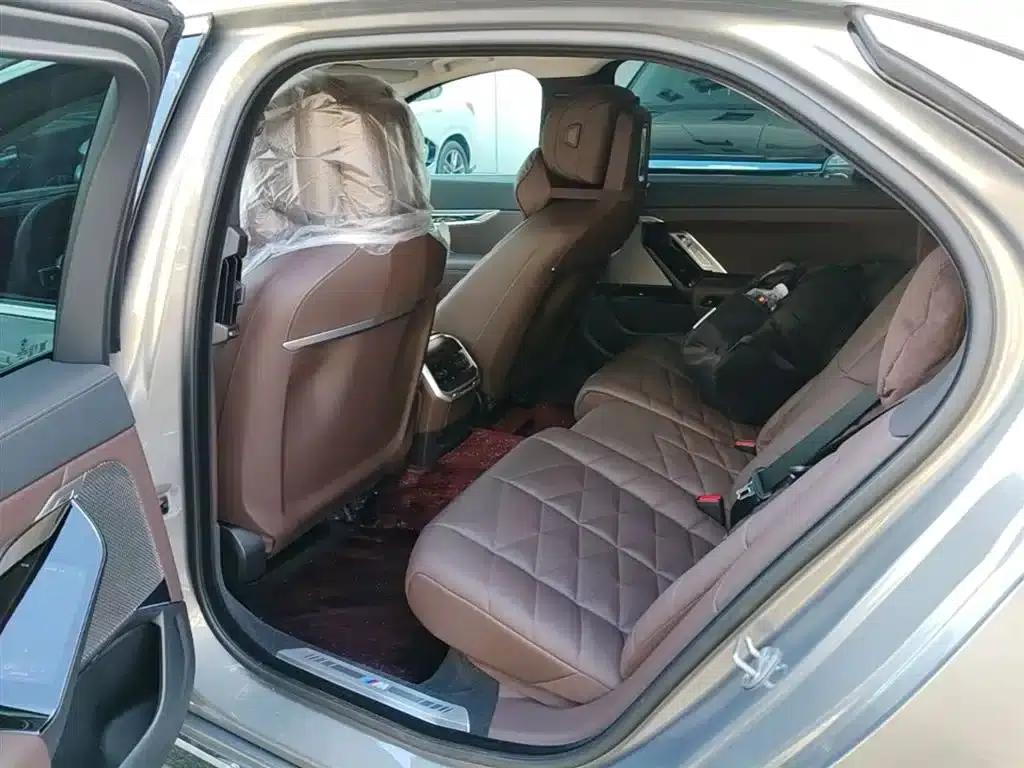 BMW i7 2023 eDrive50L Leading M Sport Package — миниатюра 23