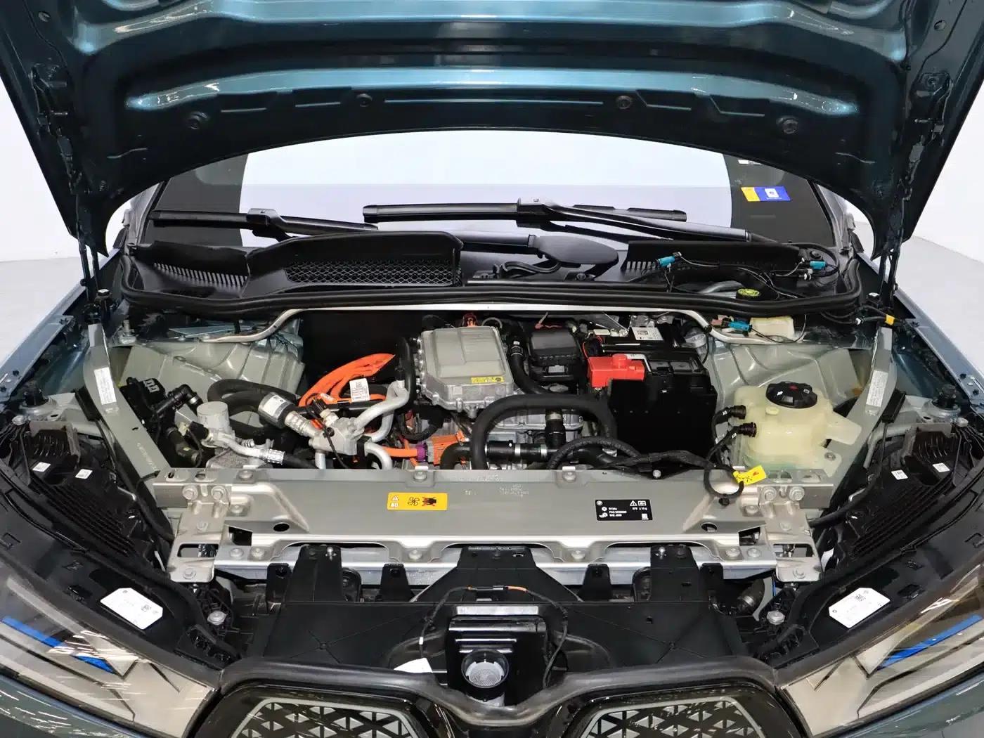 BMW iX 2022 xDrive40 — миниатюра 12