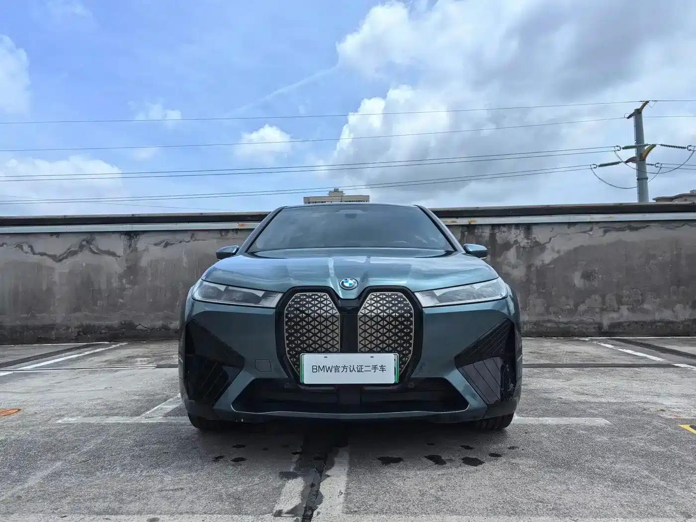 BMW iX 2022 xDrive40 — миниатюра 2