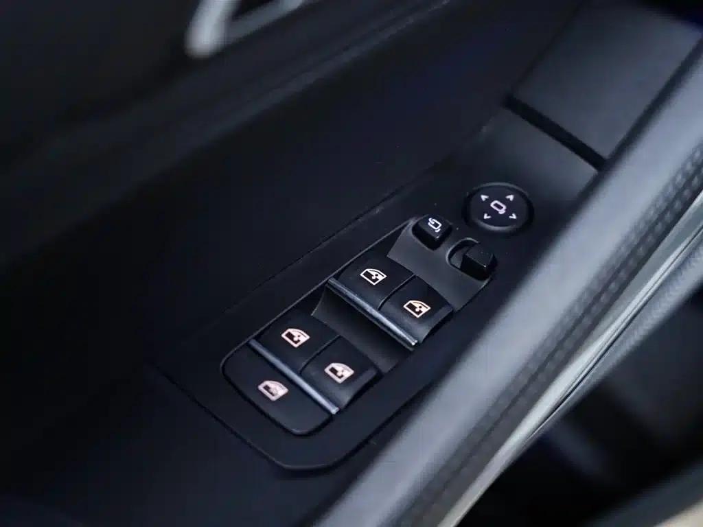 2022 BMW X6 M — миниатюра 30