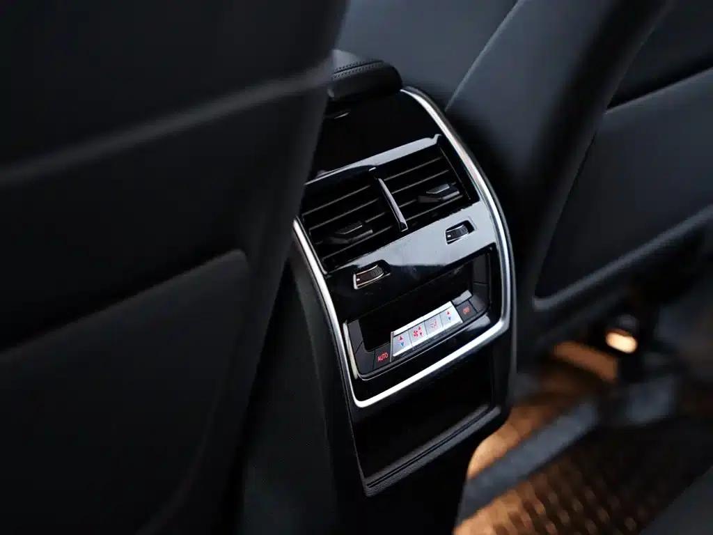 2022 BMW X6 M — миниатюра 38