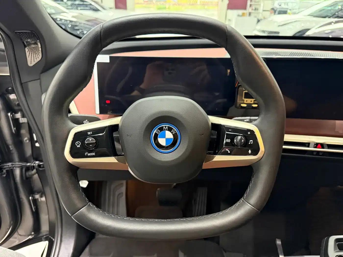 BMW iX M60 2023 M60 — миниатюра 13