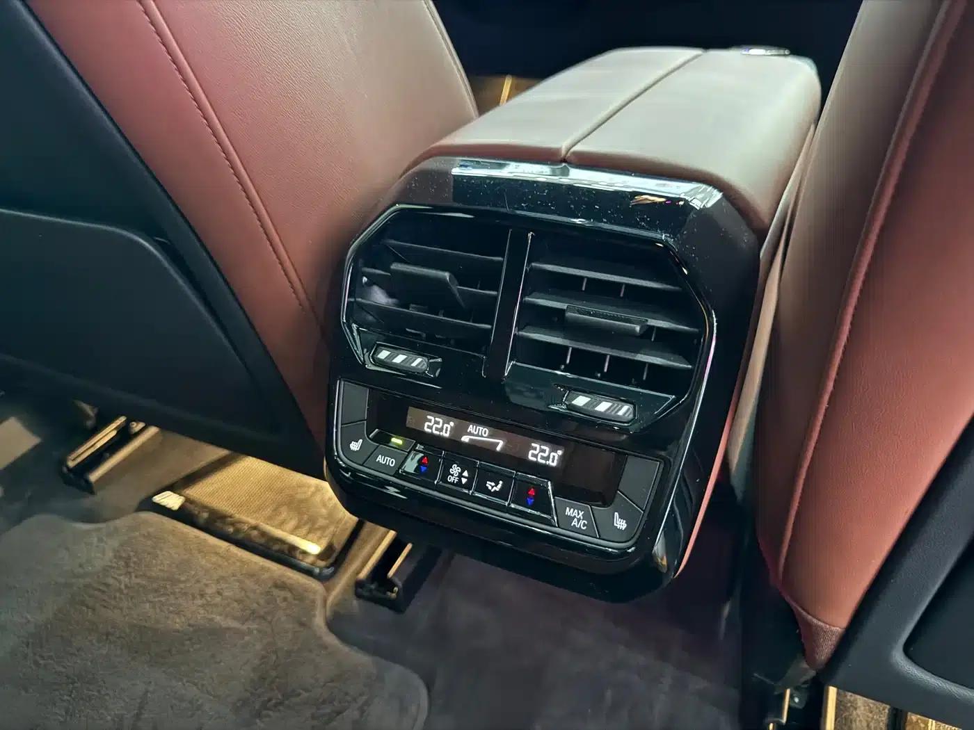 BMW iX M60 2023 M60 — миниатюра 19