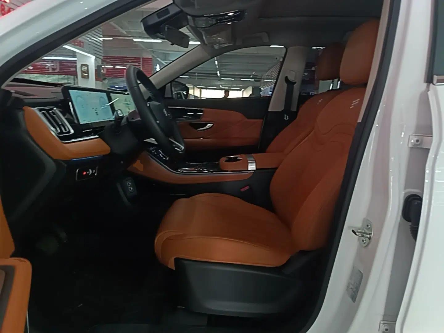 JETOUR Shanhai L7 2025 1.5T 120km Comfort Edition 5-Seater — миниатюра 18
