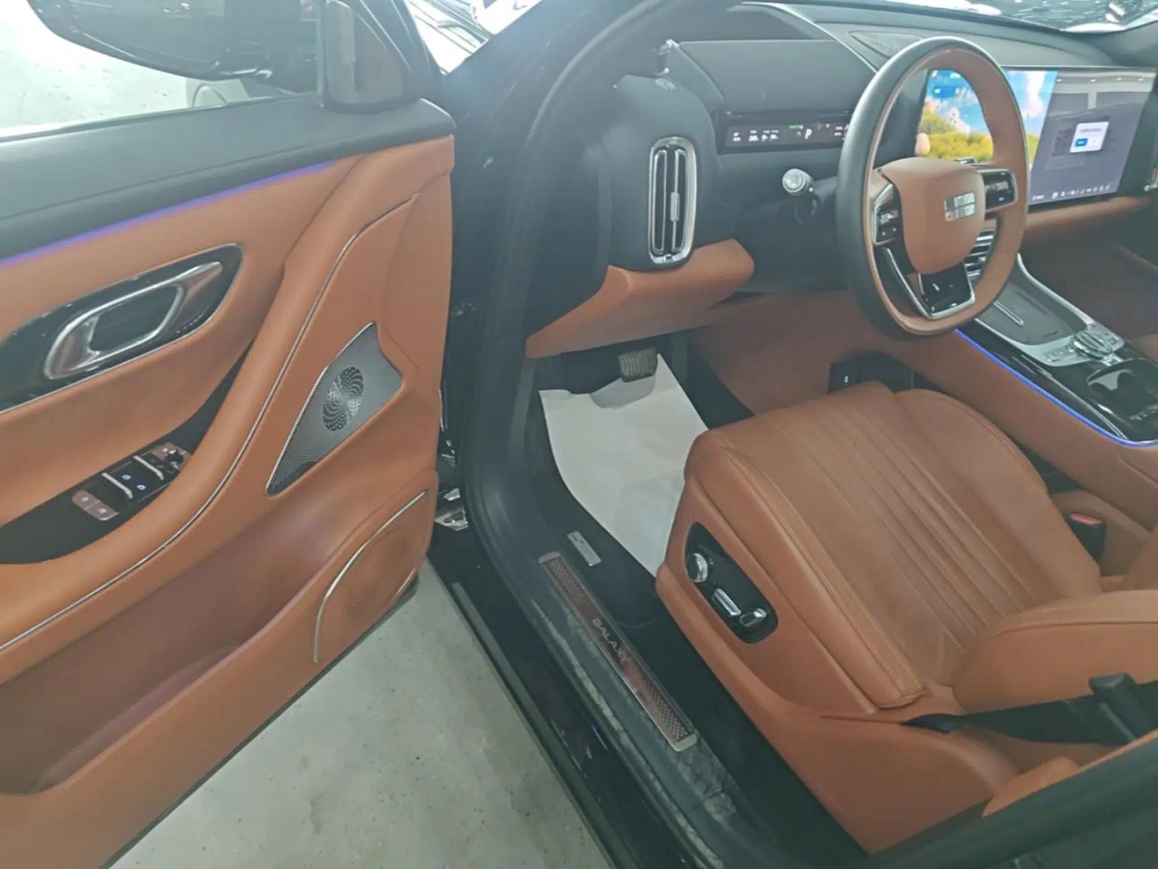 Geely Galaxy M9 2025 Model 210km Four-Wheel-Drive Leading Edition — миниатюра 18