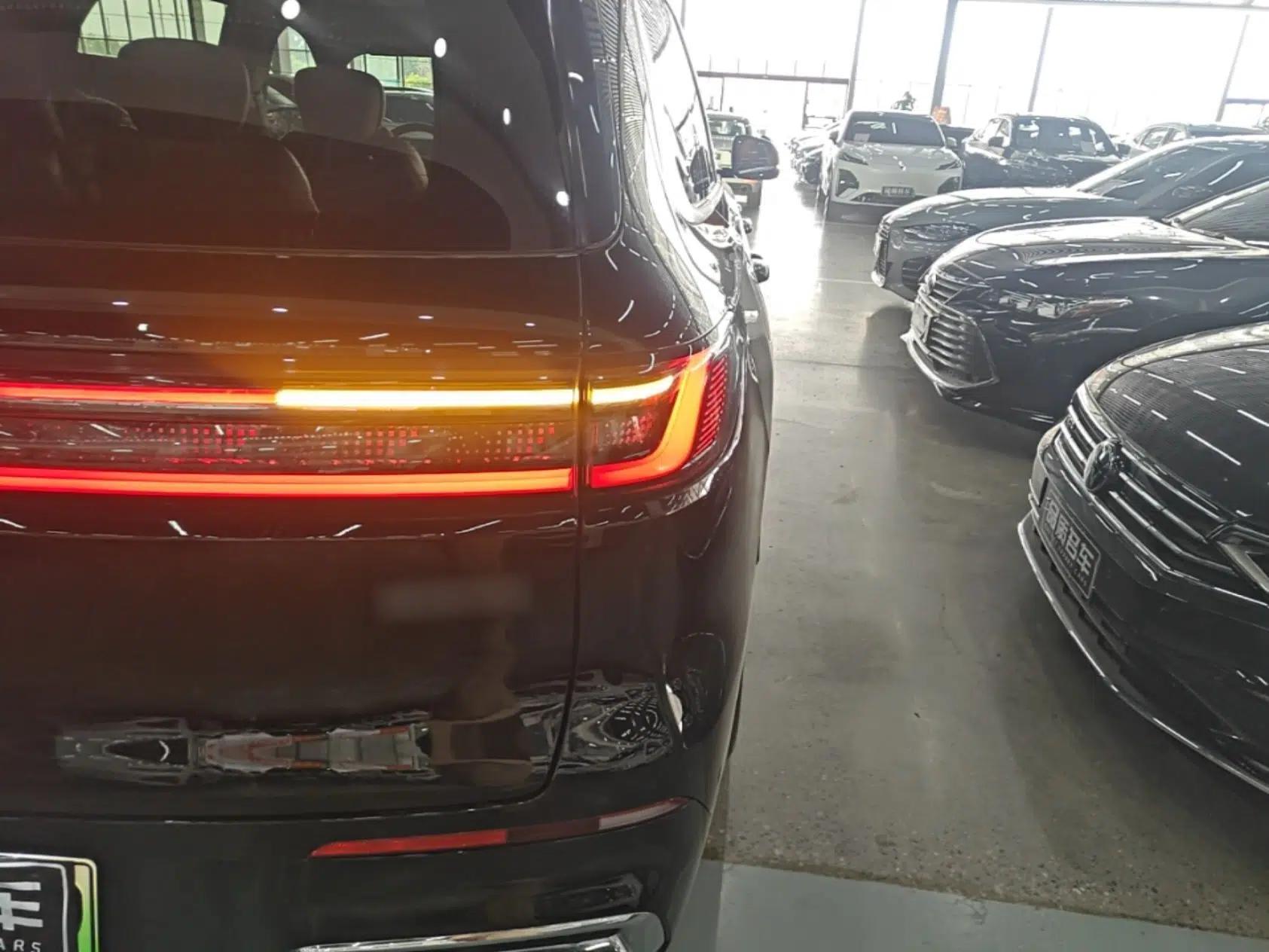 Geely Galaxy M9 2025 Model 210km Four-Wheel-Drive Leading Edition — миниатюра 8