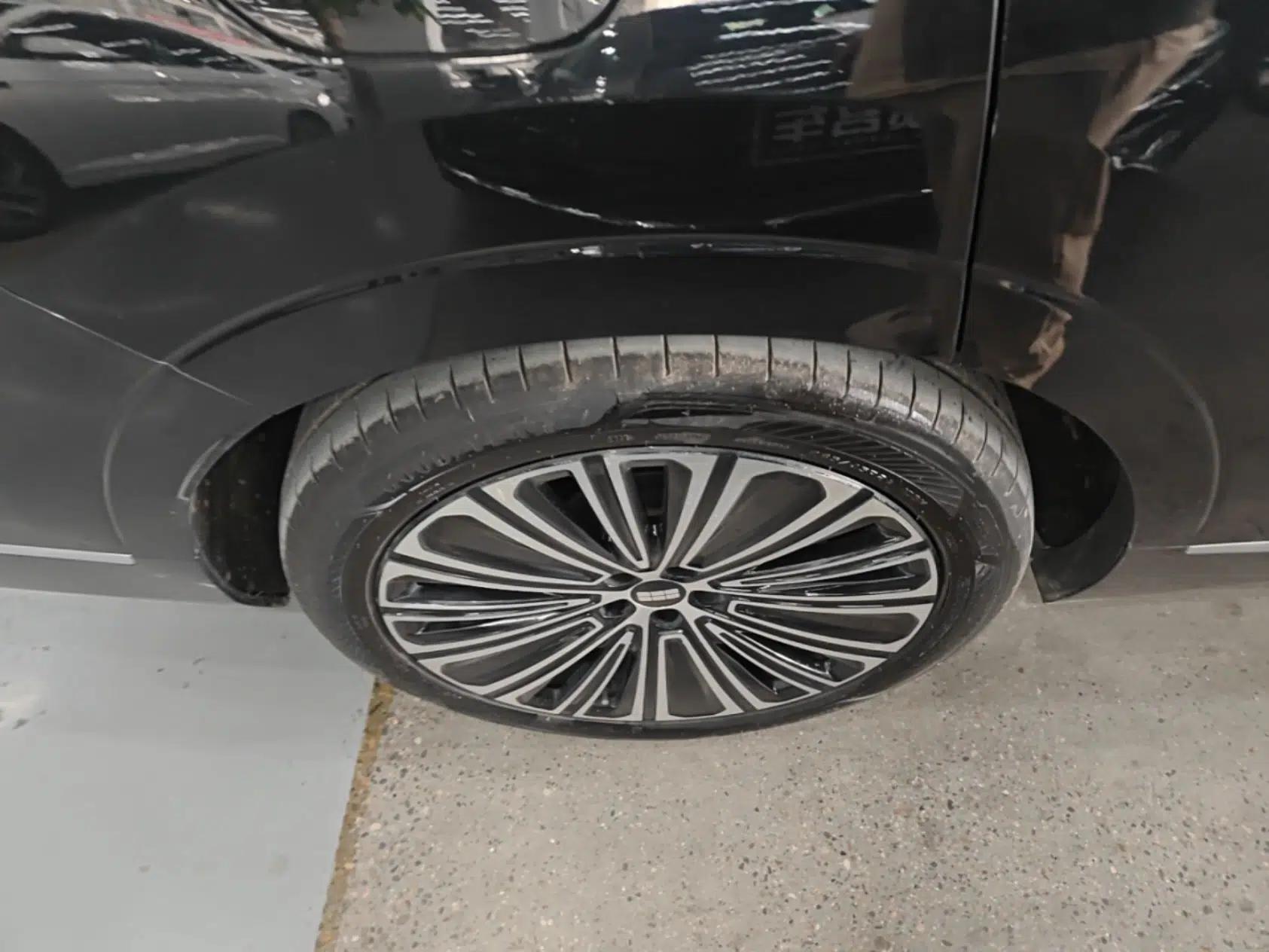 Geely Galaxy M9 2025 Model 210km Four-Wheel-Drive Leading Edition — миниатюра 10