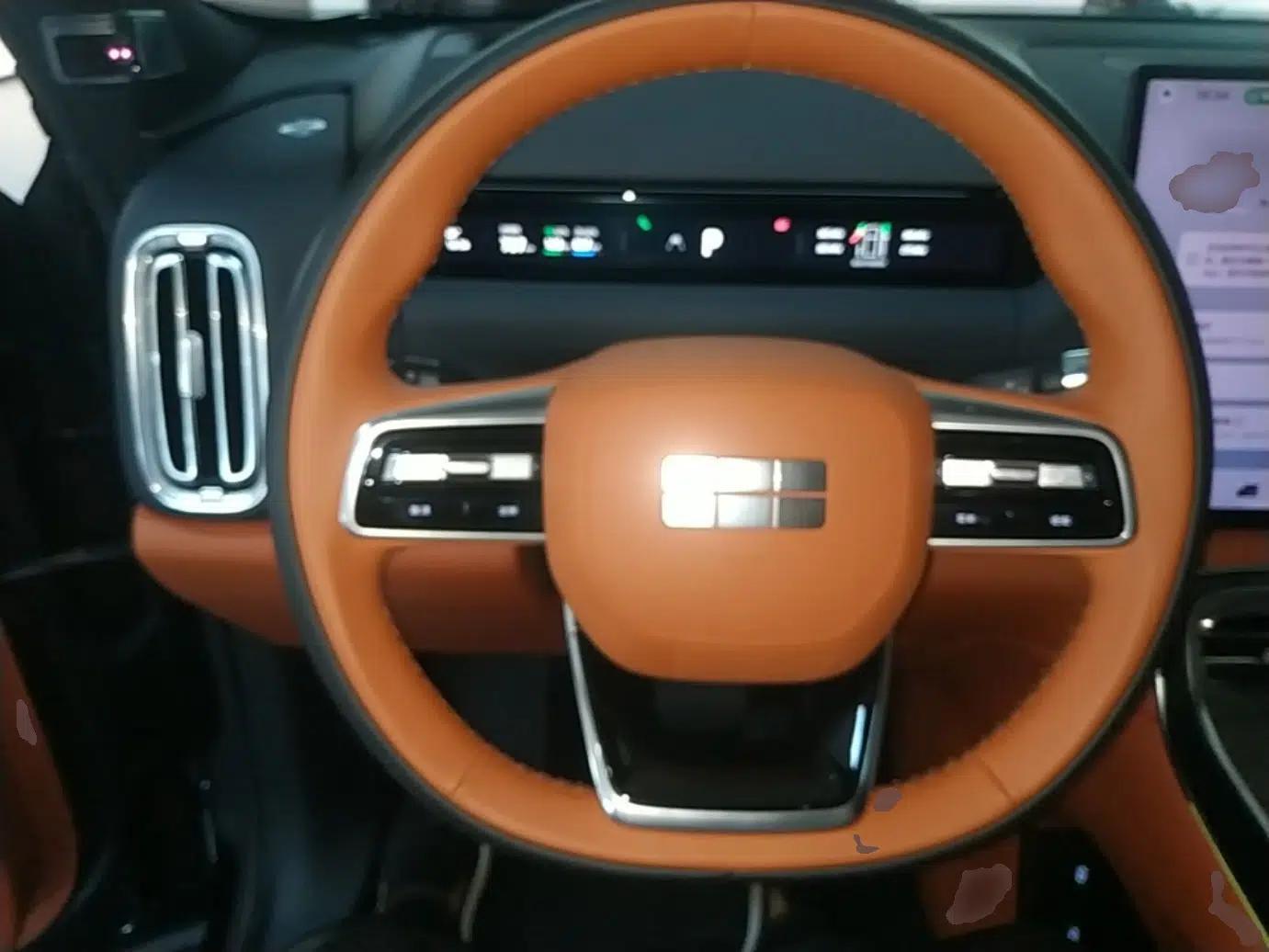 Geely Galaxy M9 2025 Model 210km Four-Wheel-Drive Leading Edition — миниатюра 14