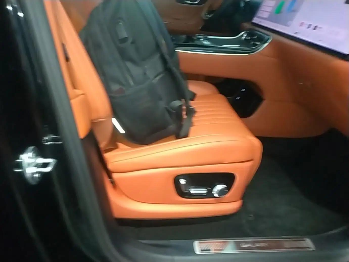 Geely Galaxy M9 2025 Model 210km Four-Wheel-Drive Leading Edition — миниатюра 23