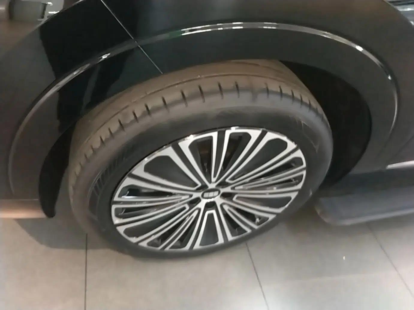 Geely Galaxy M9 2025 Model 210km Four-Wheel-Drive Leading Edition — миниатюра 8